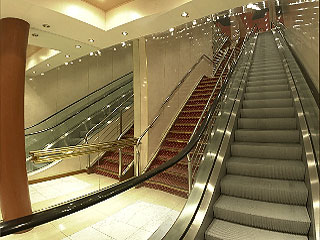 Minoan Lines - HighSpeed ferries : Ariadne Palace < < Escalators > >